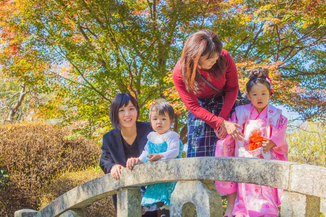 写真スペース　フォトラッシュが撮影したエンゲージメントフォトのアルバム「山口県防府天満宮七五三」