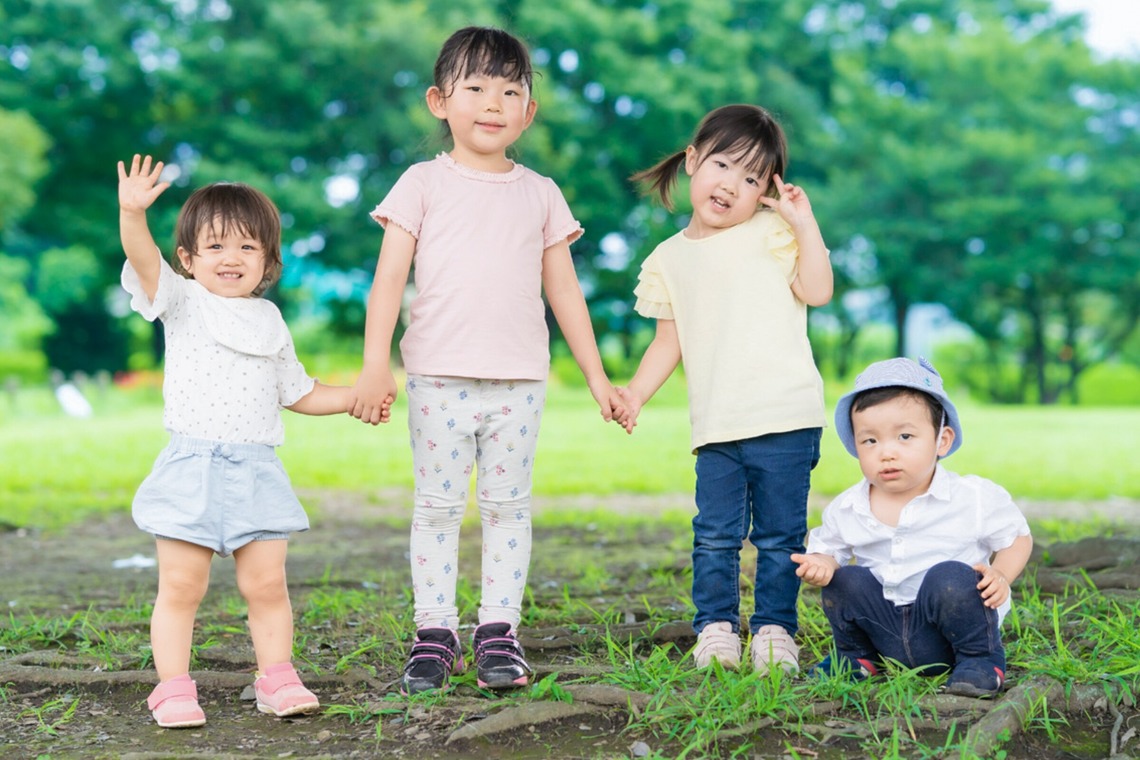 CREATIVE HOUSEが出張撮影した家族写真(キッズ,ベビーフォト)などが写った「ファミリーフォト出張撮影」の家族写真