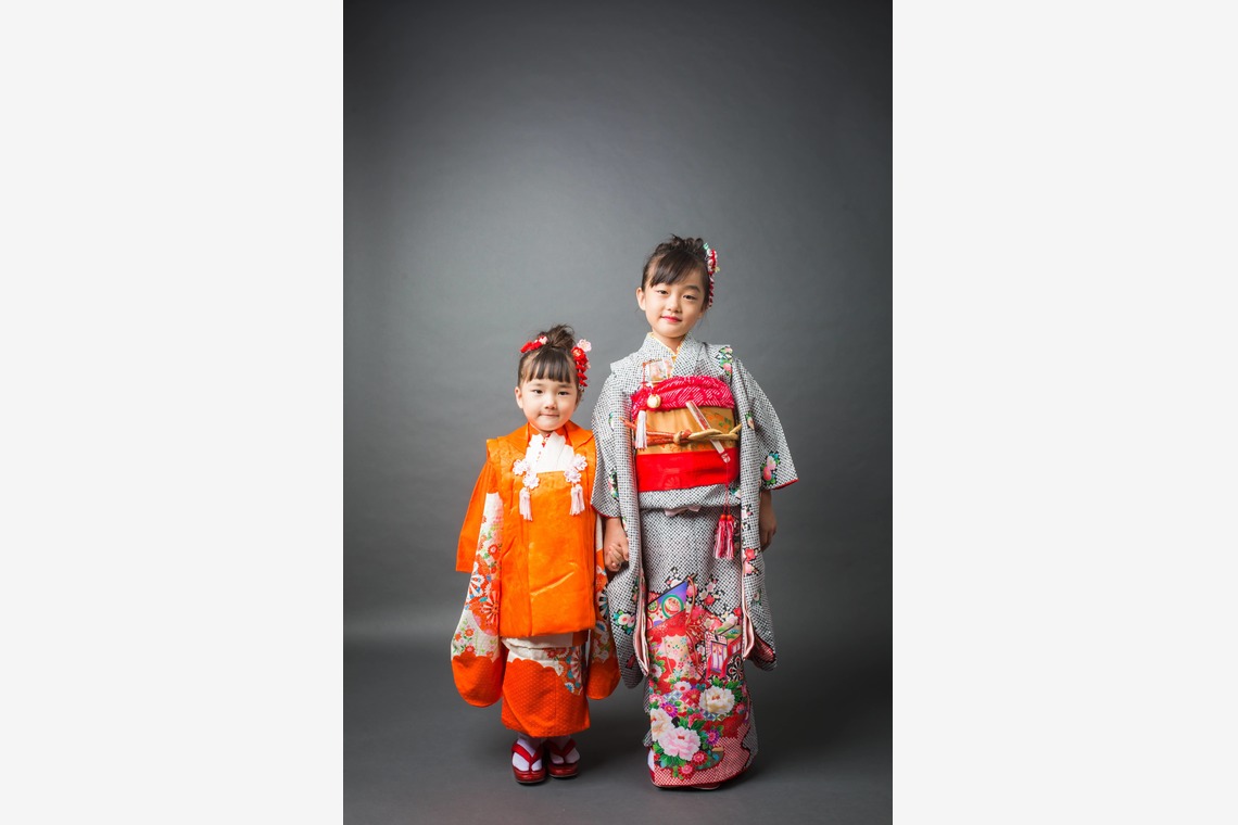 Nobuhiro Toyaが出張撮影した家族写真(キッズ,ベビーフォト)などが写った「七五三フォト@エミリィ代官山スタジオ」の家族写真