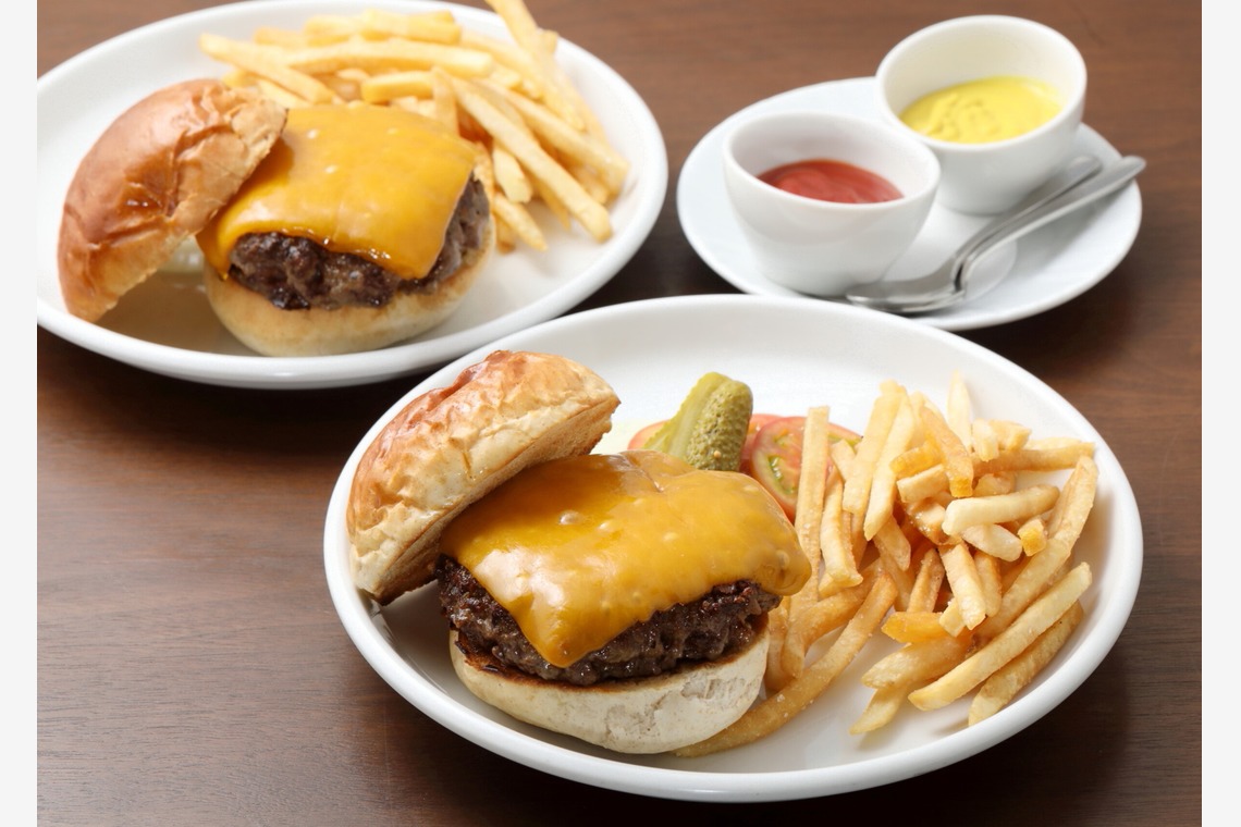 森安　照が撮影した「オムライス・ナポリタン・ドライカレー・コーヒー・ラテ・ドック・ハンバーガー・ピザ」の写真