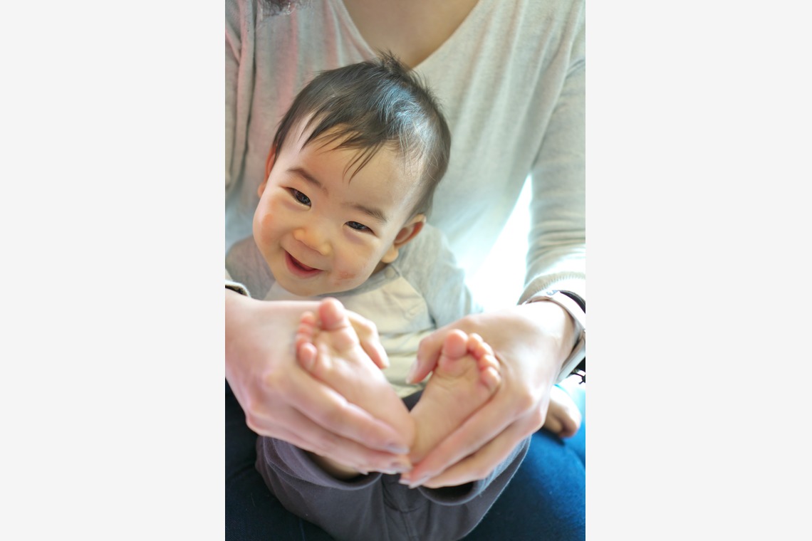 総合デザイン事務所 YUNA Dsign 写真事業部が出張撮影した家族写真(キッズ,ベビーフォト)などが写った「家族撮影」の家族写真