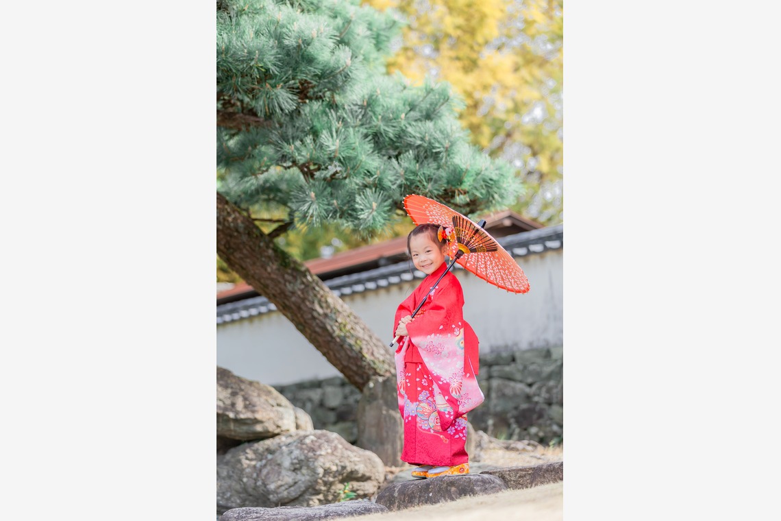 尾崎光が撮影した写真のアルバム「七五三フォト/3P」