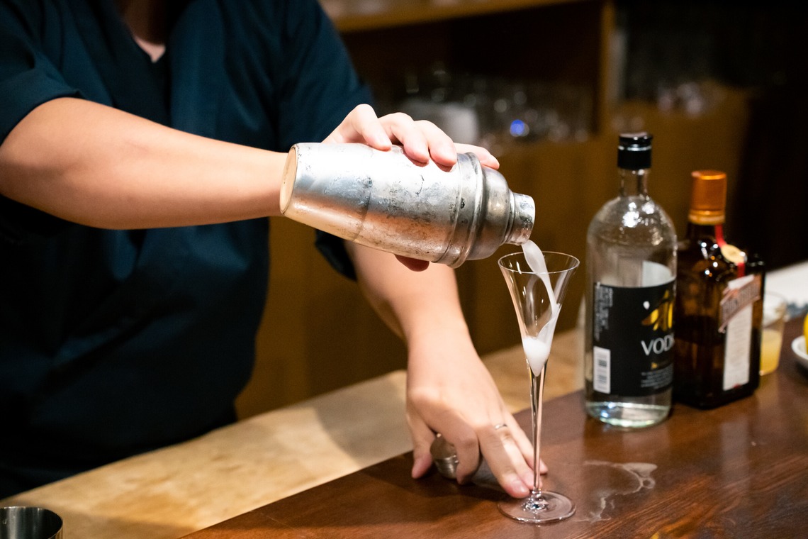 須田桃加が撮影した写真のアルバム「紺と白様」