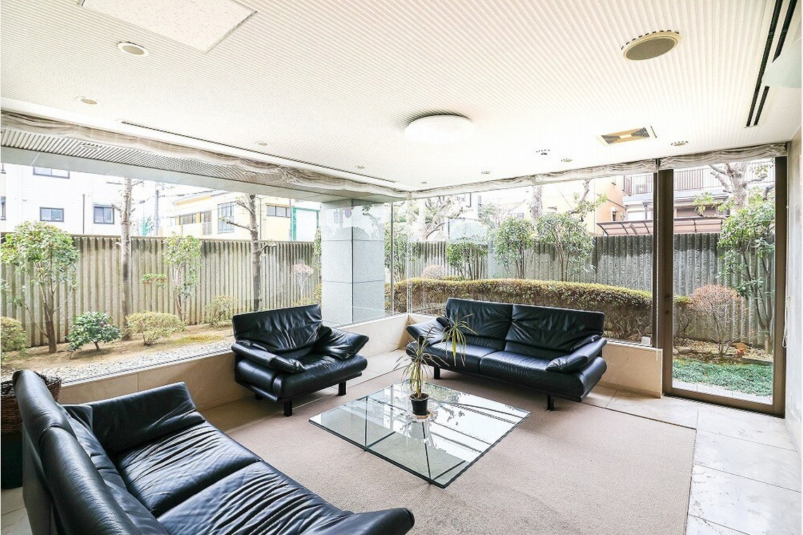 世登理恵が撮影した写真のアルバム「物件撮影」