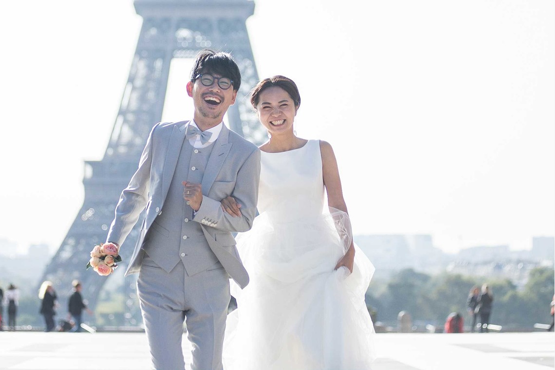 Petite Nao Photographyが撮影した「パリでのフォトウェディング（エッフェル塔、ビルアケム橋、ルーブル美術館、パレロワイヤル）」の写真