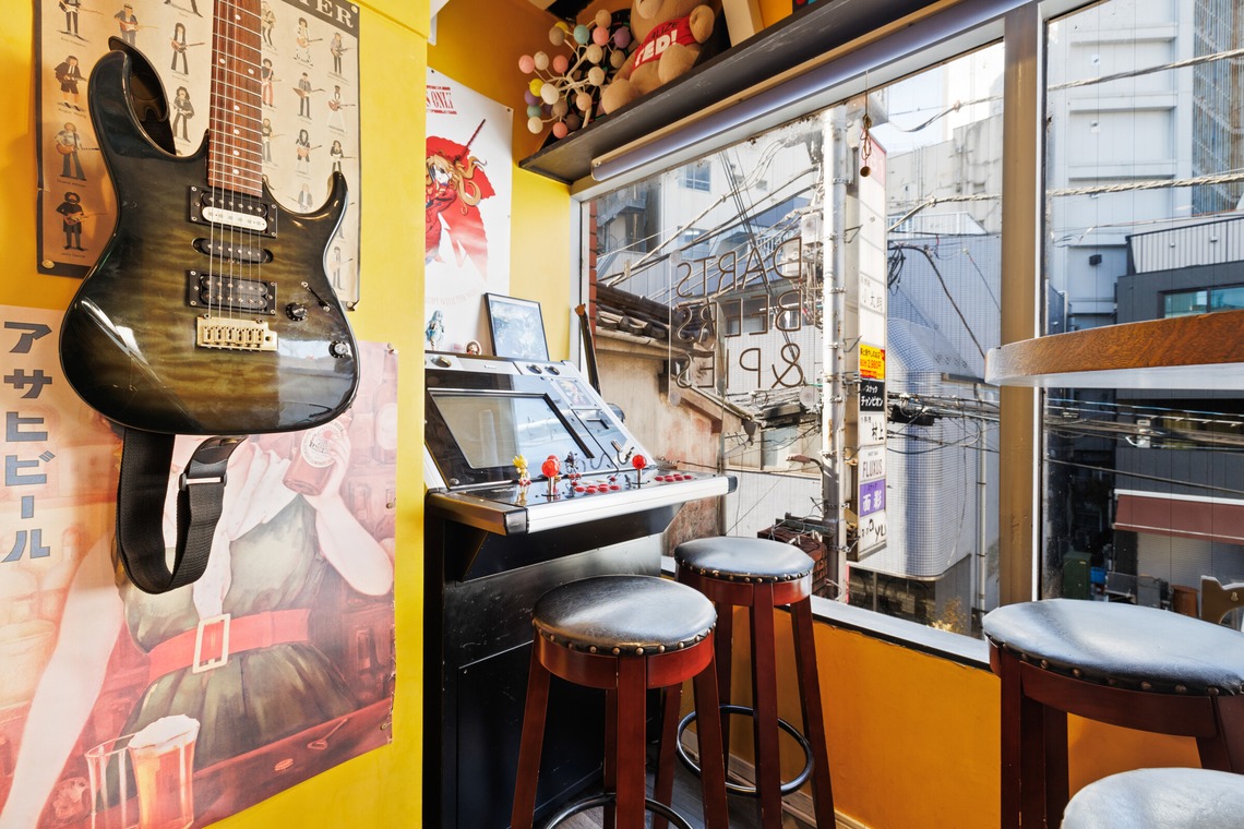 山内　信弥が撮影した「ブリティッシュパブ、タトゥースタジオ」の写真