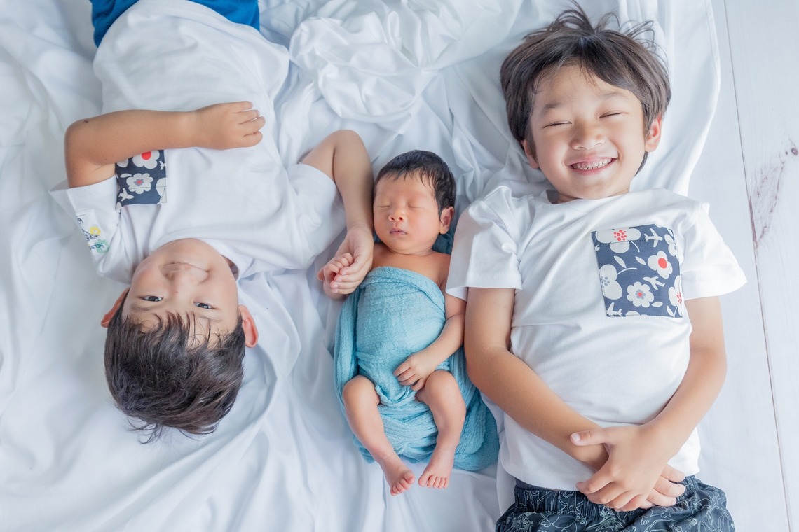 村井 智久が撮影した「ニューボーンフォト」の写真