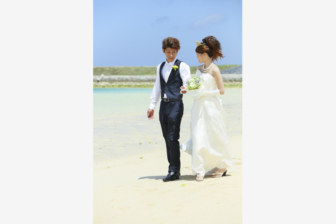琉球幻想写真ウェディングフォト沖縄が撮影した写真のアルバム「ビーチフォトウェディング」