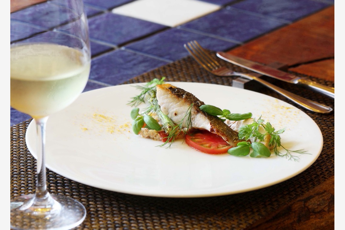 森安　照が撮影した「ホテル・レストラン（料理・ワイン・シャンパン・シェフ・ホールスタッフ・内観・イメージカット）」の写真