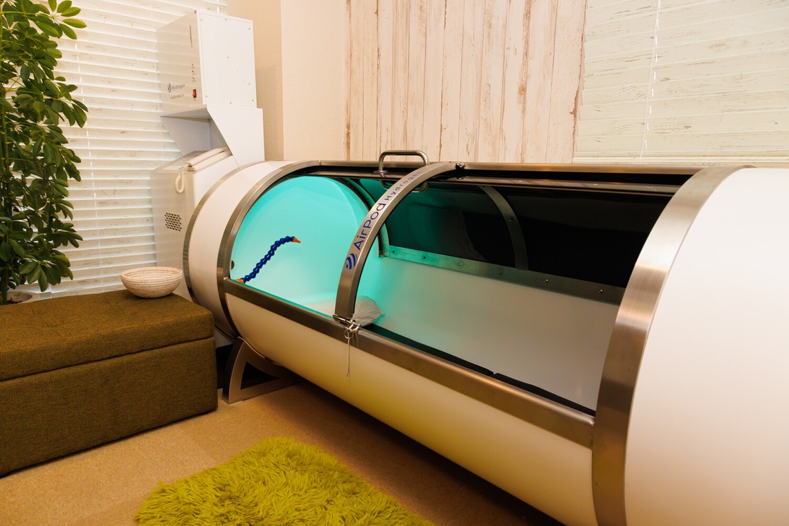 Yusuke Usuiが撮影した「水素カプセル MOPI 内観・人物撮影」の写真