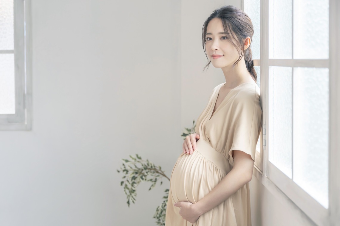 CREATIVE HOUSEが出張撮影した家族写真(キッズ,ベビーフォト)などが写った「マタニティフォト」の家族写真