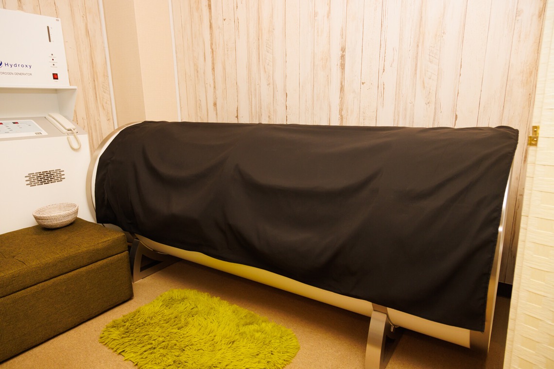 Yusuke Usuiが撮影した「水素カプセル MOPI 内観・人物撮影」の写真