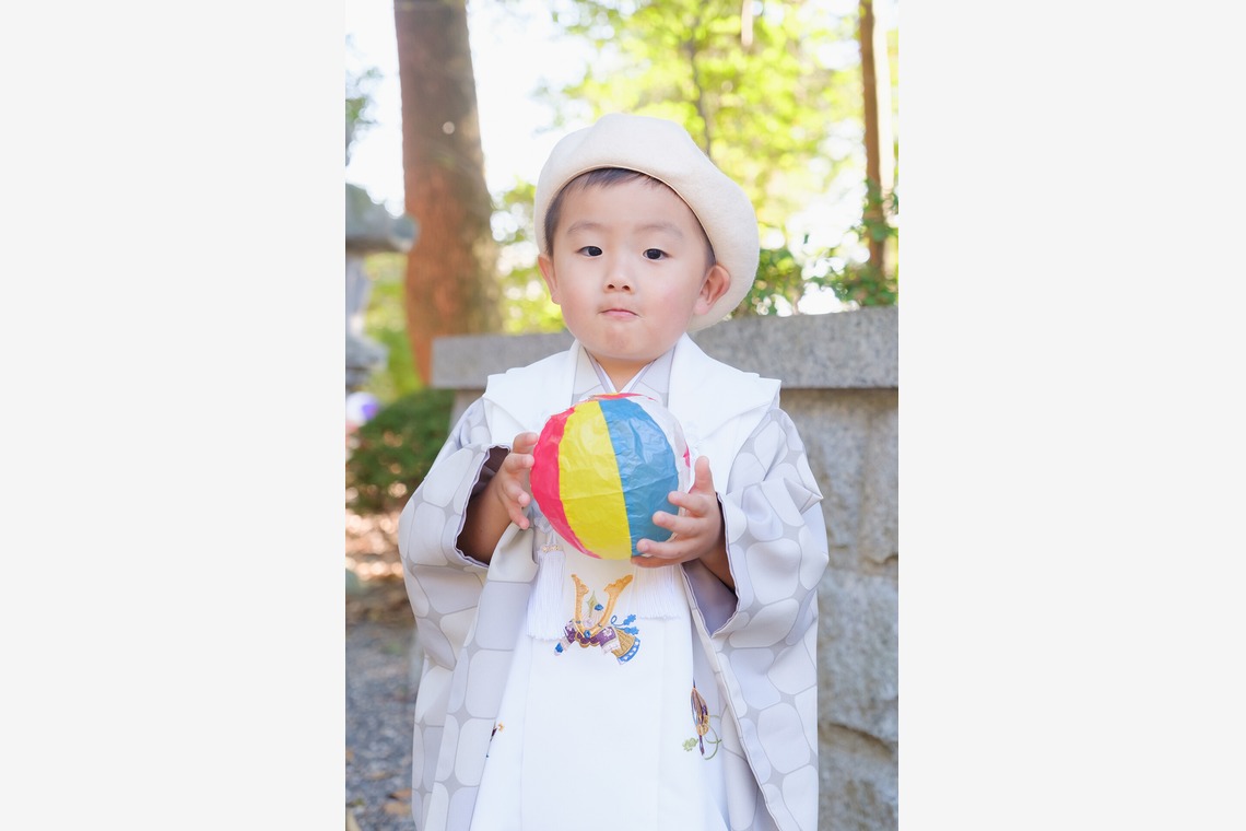 高夏写真店が出張撮影した家族写真(キッズ,ベビーフォト)などが写った「七五三の撮影」の家族写真