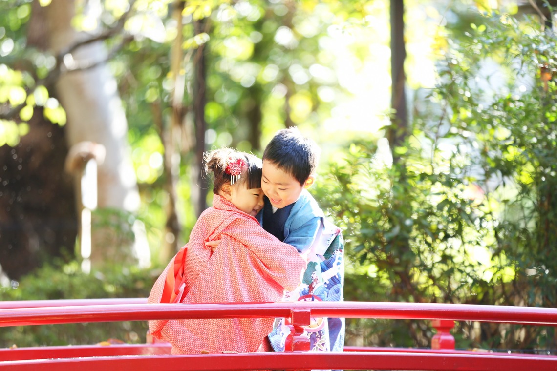 出張撮影HUG TIMEが出張撮影した家族写真(キッズ,ベビーフォト)などが写った「七五三記念撮影＠世田谷八幡宮・東京」の家族写真