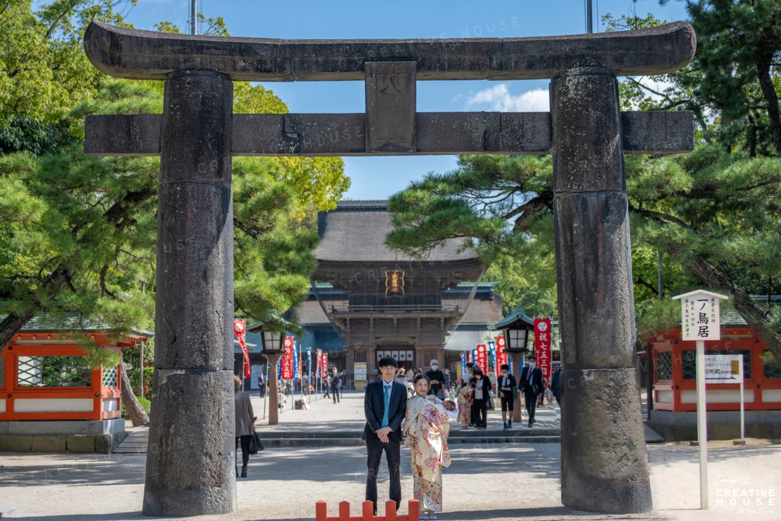 CREATIVE HOUSEが出張撮影した家族写真(キッズ,ベビーフォト)などが写った「お宮参り」の家族写真