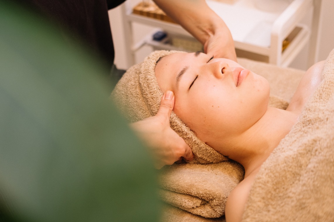 スタジオトモロが撮影した写真のアルバム「サロン」