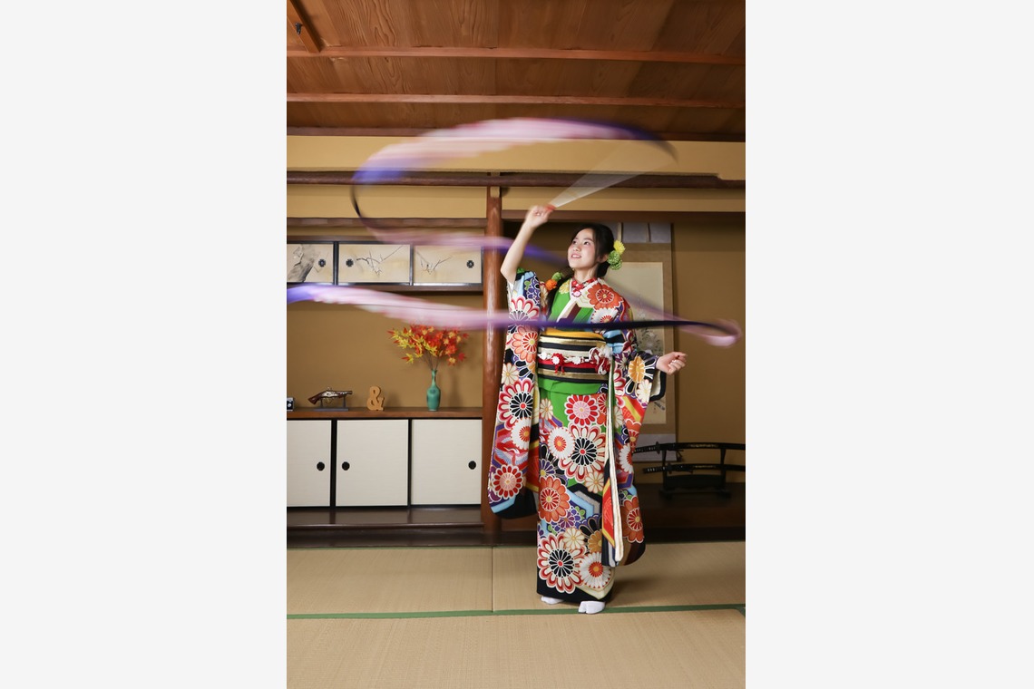 スマイルハンターが出張撮影した家族写真(キッズ,ベビーフォト)などが写った「成人式フォト」の家族写真