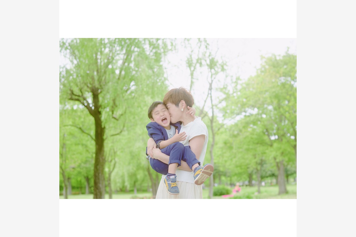 Earth Creative Productsが出張撮影した家族写真(キッズ,ベビーフォト)などが写った「ファミリー」の家族写真