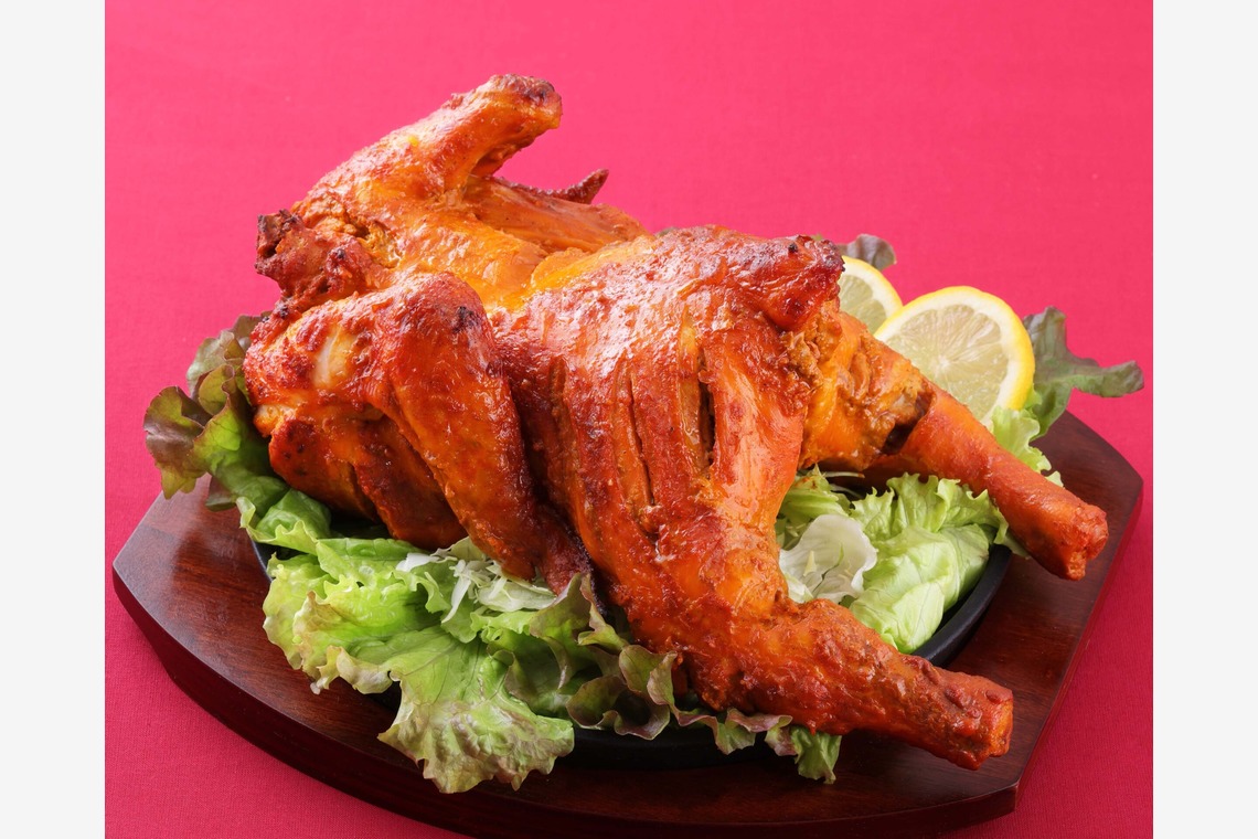 森安　照が撮影した「インド料理メニュー　カレー・ビリヤニ・ナン・チーズナン・チキン・サモサ・ビリヤニ」の写真