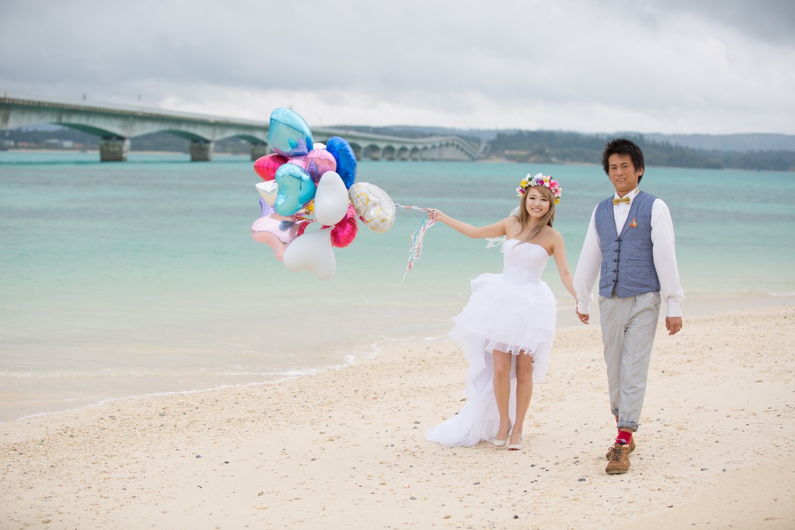 ウエディングラウンジが撮影した写真のアルバム「ビーチフォトウェディング」