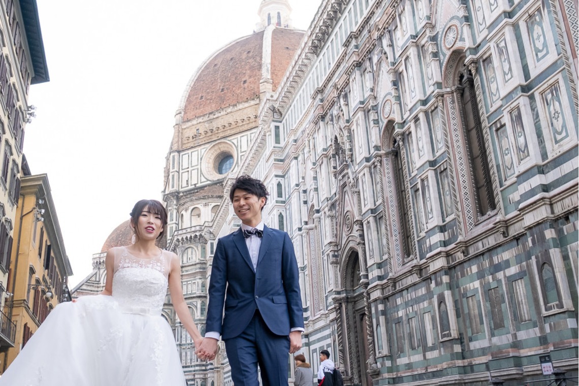 Album of the Honeymoon Photo Shoot taken by MOMO - Florence wedding location photo