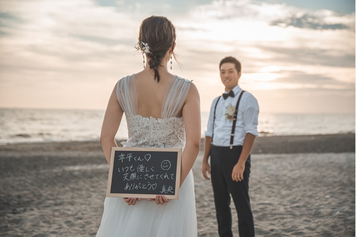 山下　剛が撮影した「海岸でのウェディングフォト」の写真