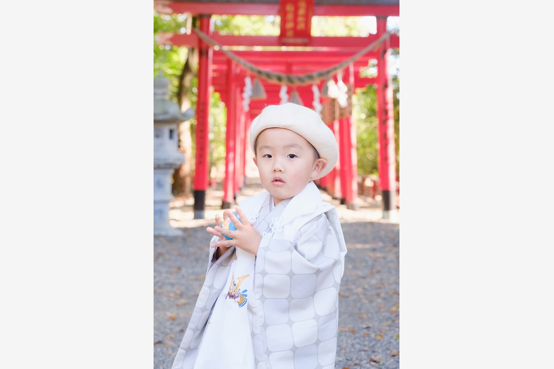 高夏写真店が出張撮影した家族写真(キッズ,ベビーフォト)などが写った「七五三の撮影」の家族写真