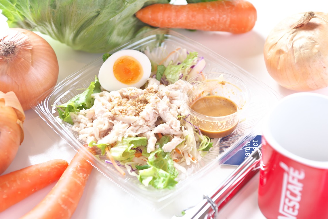 秋山新吾が撮影した写真のアルバム「お弁当お写真」