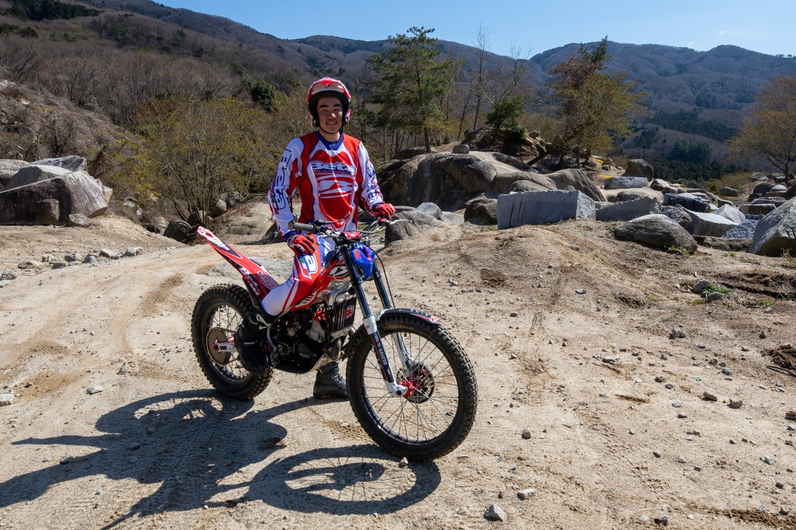 板橋薫平が撮影した写真のアルバム「山崎選手プロモーション撮影」