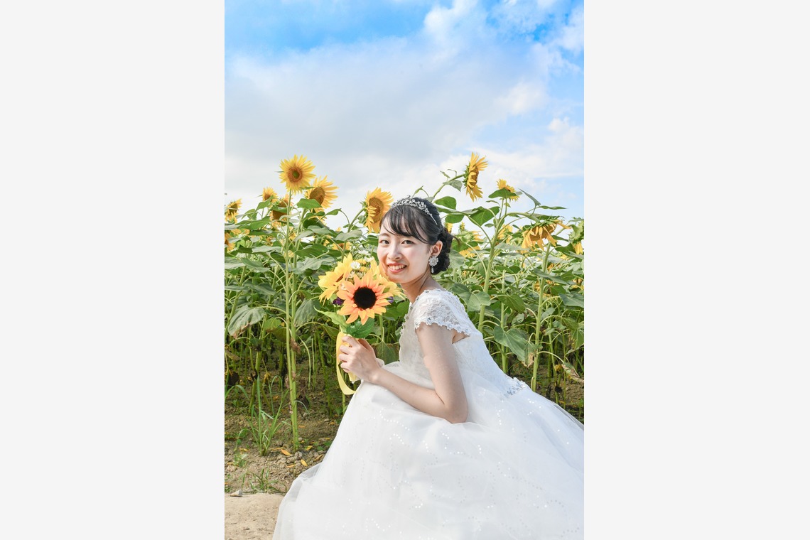 Album of the Honeymoon Photo Shoot taken by DESIGN STUDIO EE - Hokkaido Sun flower wedding photo