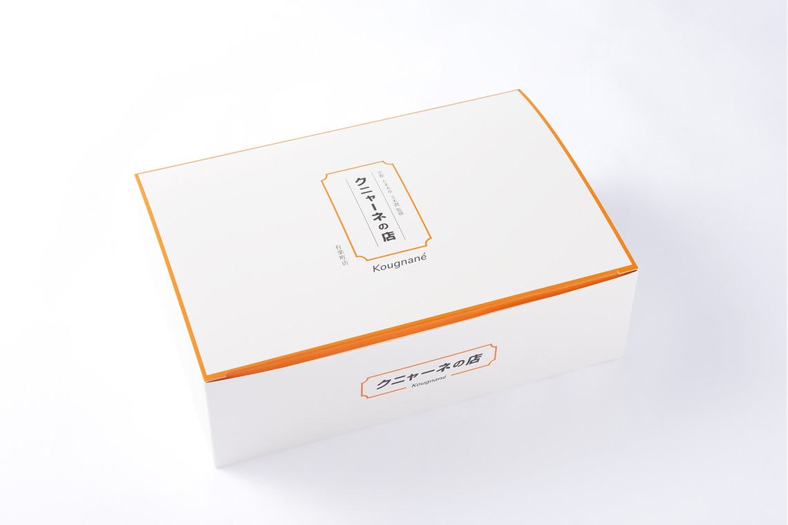 戸澤麻衣が撮影した写真のアルバム「クニャーネの店」