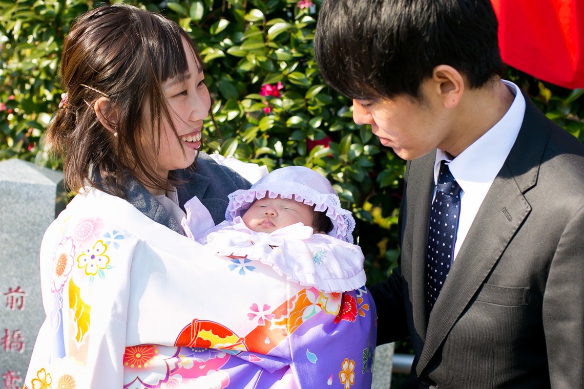 タカラモノ.foto　群馬の出張撮影カメラマンが出張撮影した家族写真(キッズ,ベビーフォト)などが写った「赤ちゃん・お宮参り出張撮影」の家族写真