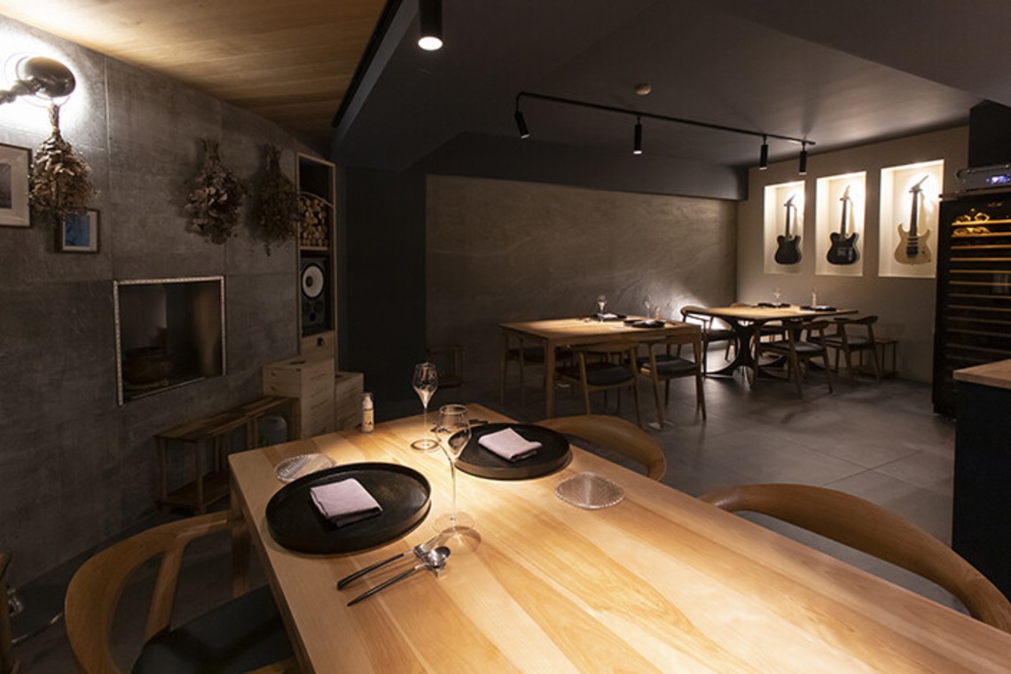 東谷　幸一が撮影した写真のアルバム「店舗」