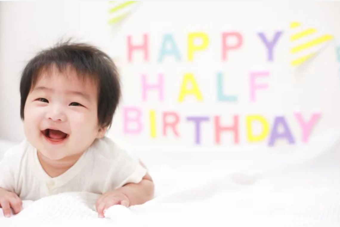 CREATIVE HOUSEが撮影した家族写真の出張撮影のアルバム「ハーフバースデー」