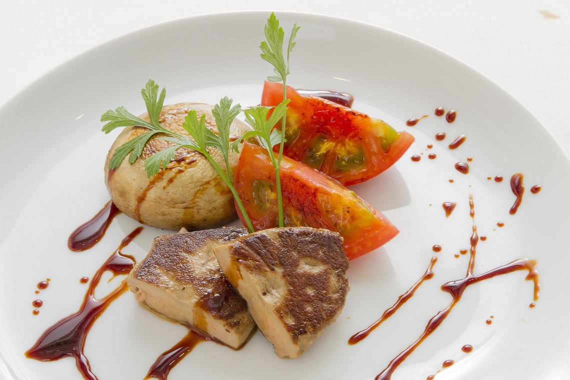 古谷芸文が撮影した写真のアルバム「お料理とシェフ」