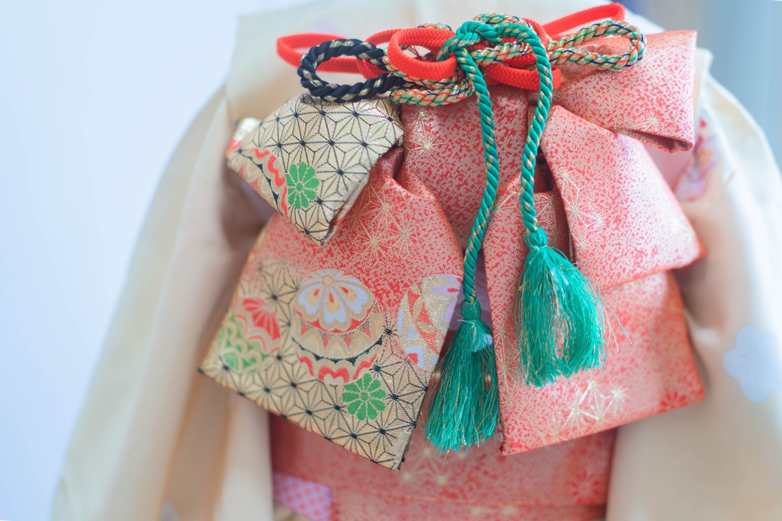 北海道ロケーションフォトウェディング♪が出張撮影した家族写真(キッズ,ベビーフォト)などが写った「七五三ロケーションフォト（お支度から神社撮影まで）」の家族写真