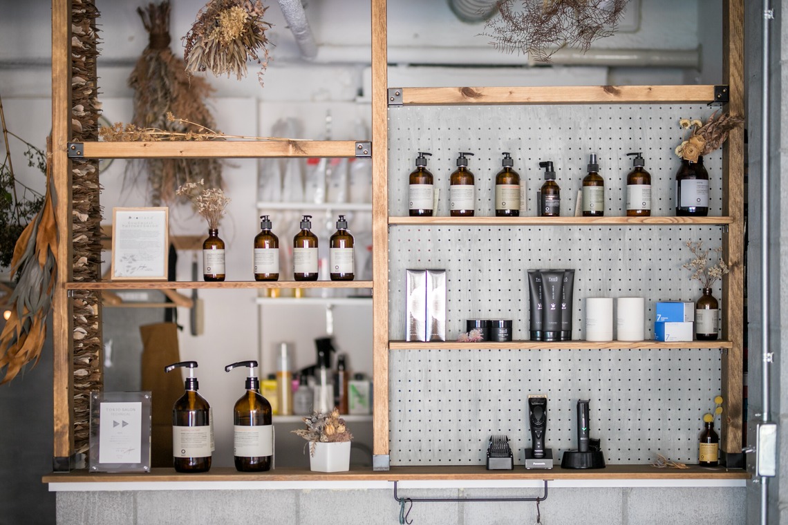 德永三千代が撮影した「ショップ・サロン」の写真