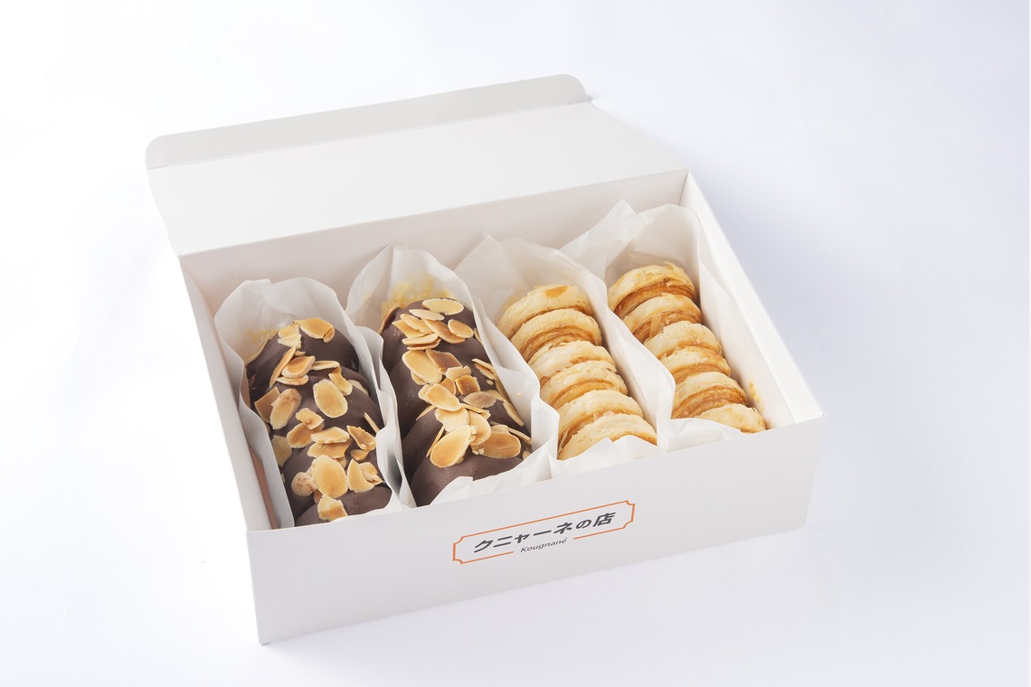 戸澤麻衣が撮影した写真のアルバム「クニャーネの店」