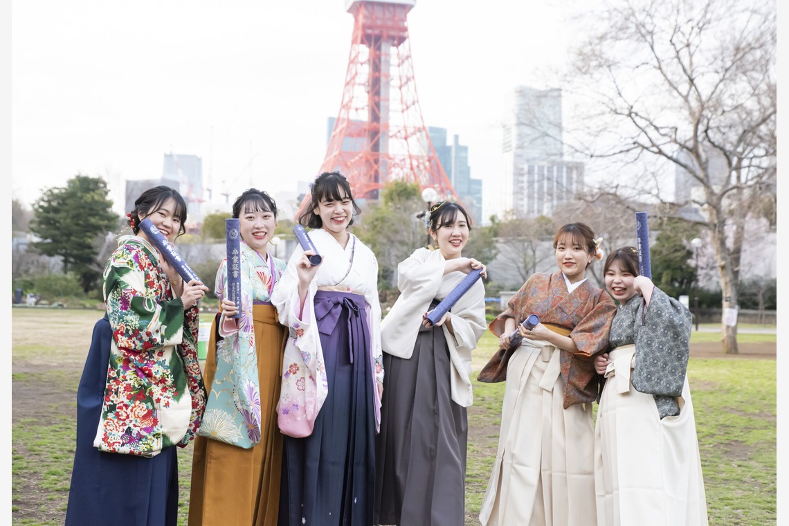 山下　剛が出張撮影した家族写真(キッズ,ベビーフォト)などが写った「卒業フォト」の家族写真