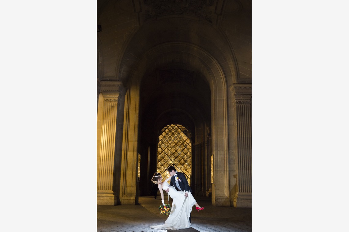 Photo of wedding photos in Paris taken by 24to Proddecu Photographer