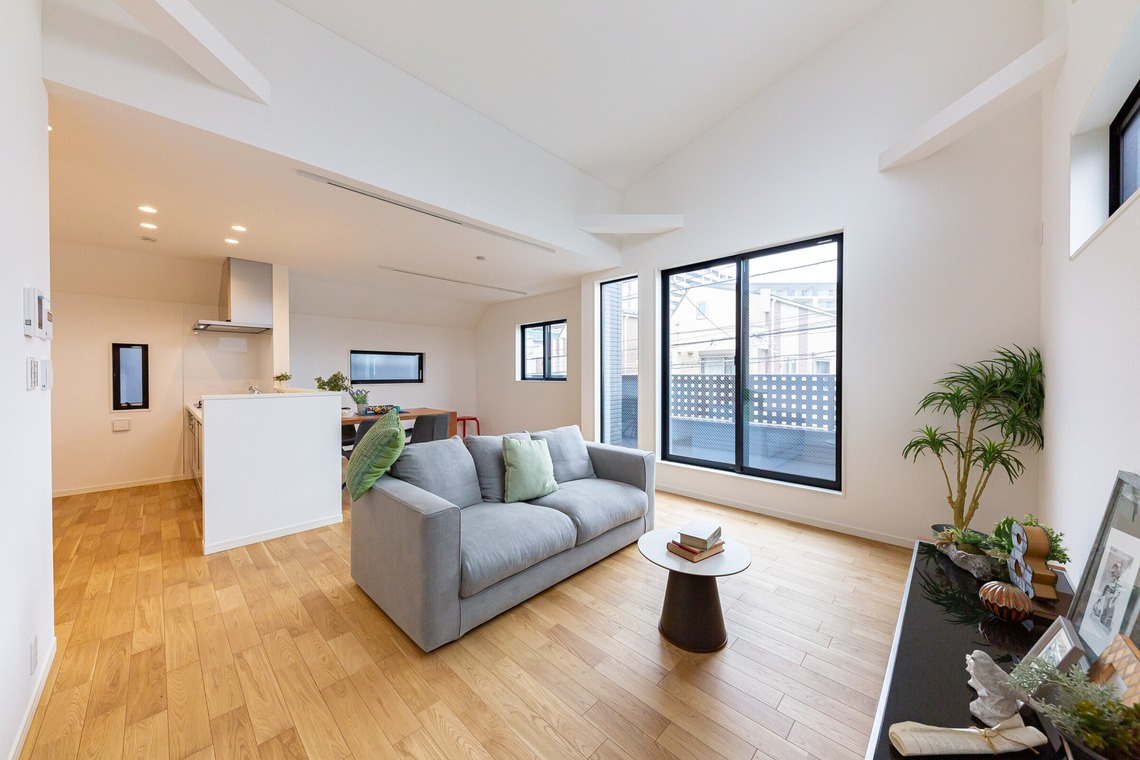 滋賀淳が撮影した写真のアルバム「建築、店舗、竣工」