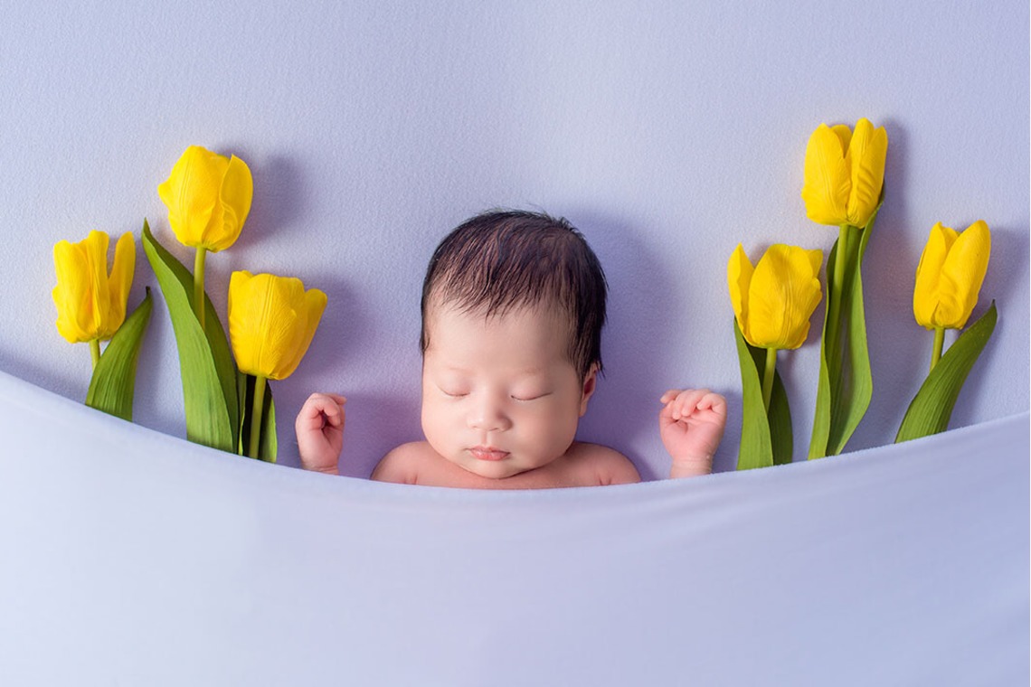 AXiS Photo Servise 藤井靖史が出張撮影した家族写真(キッズ,ベビーフォト)などが写った「ニューボーンフォト」の家族写真