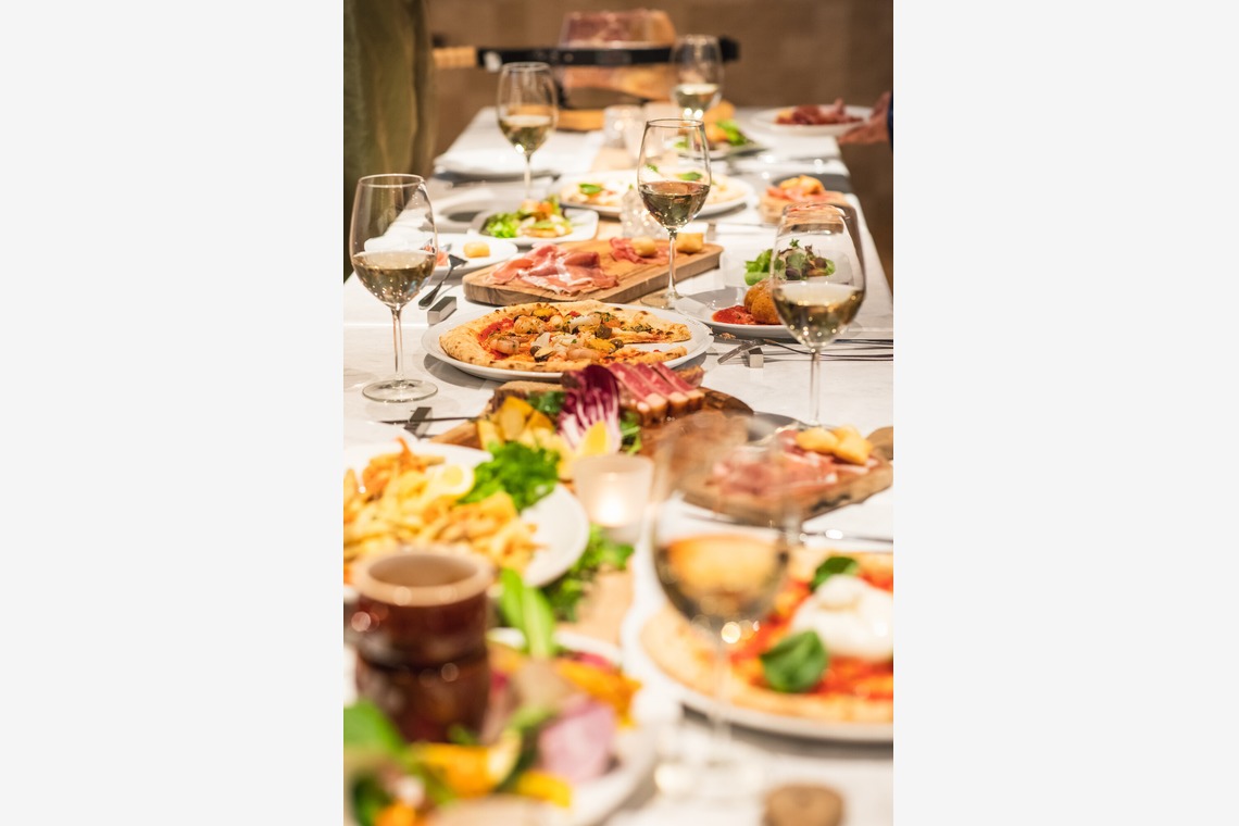 uno e creative act.が撮影した「レストランウェディングの広告撮影」の写真