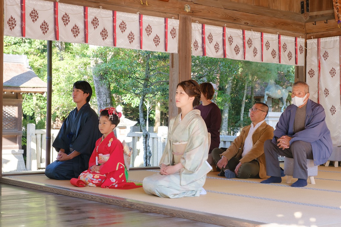 高夏写真店が出張撮影した家族写真(キッズ,ベビーフォト)などが写った「七五三の撮影」の家族写真