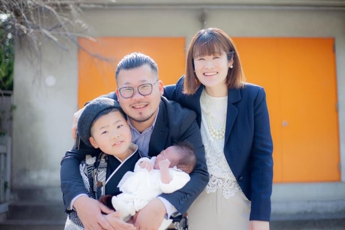 中井企画が出張撮影した家族写真(キッズ,ベビーフォト)などが写った「お宮参り/ご自宅での家族写真」の家族写真