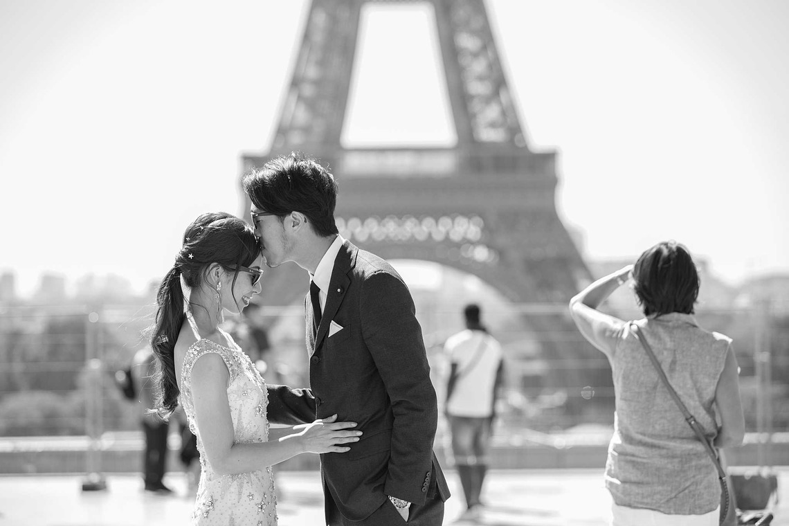 Petite Nao Photographyが撮影した写真のアルバム「パリ、フォトウェディング（エッフェル塔＆ビルアケム橋）」