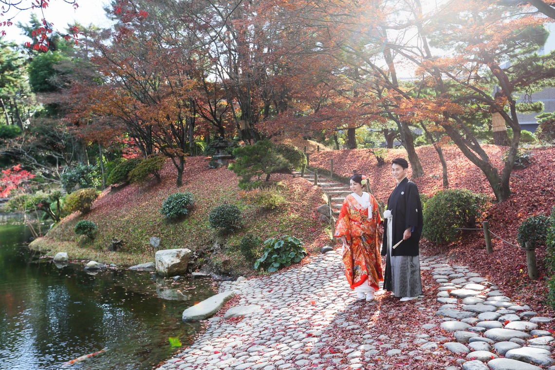 KIKIウェディングが撮影した写真のアルバム「紅葉の和風庭園」