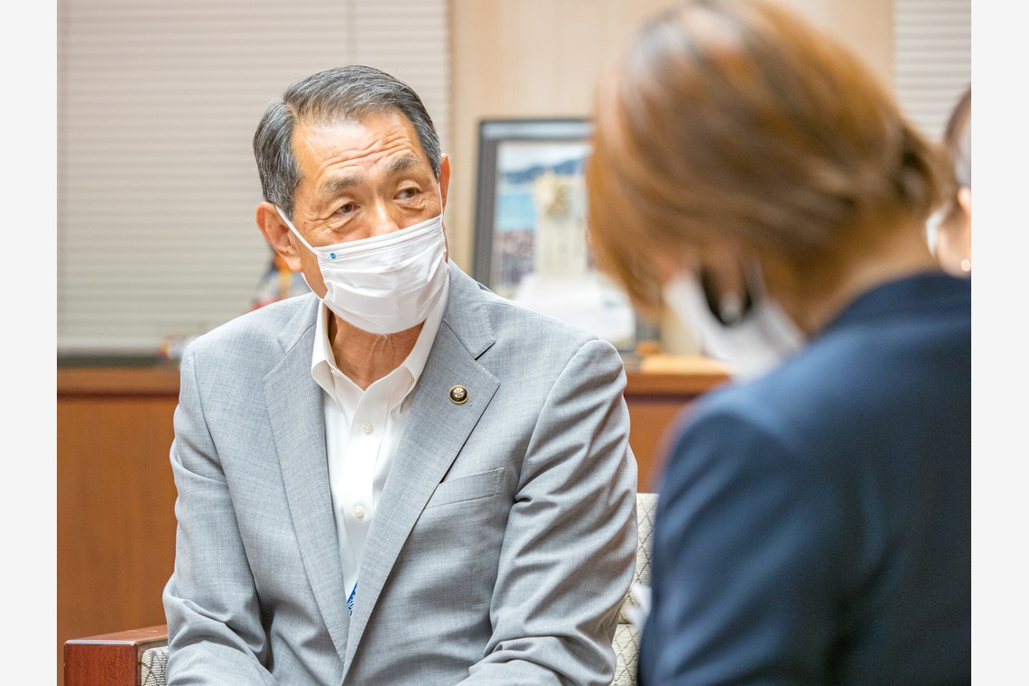 中川彩乃が撮影した「雑誌インタビュー写真ポートフォリオ」の写真