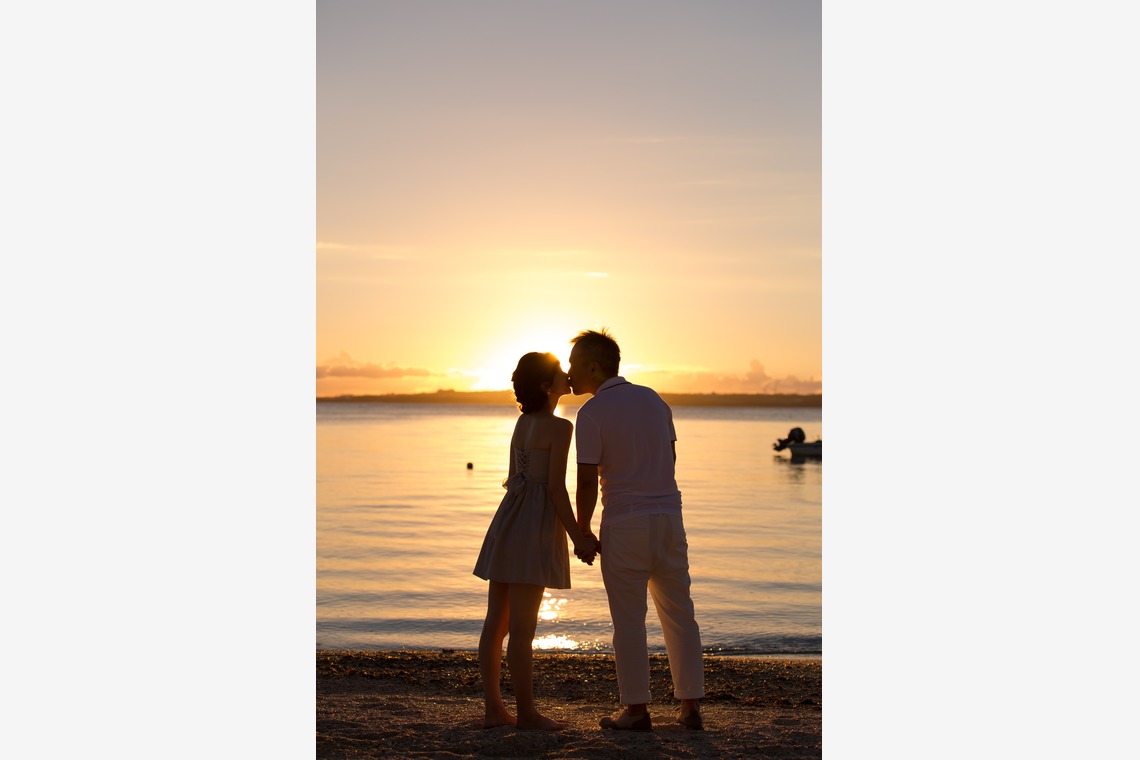 ウエディングラウンジが撮影した「サンセットウェディングフォト」の写真