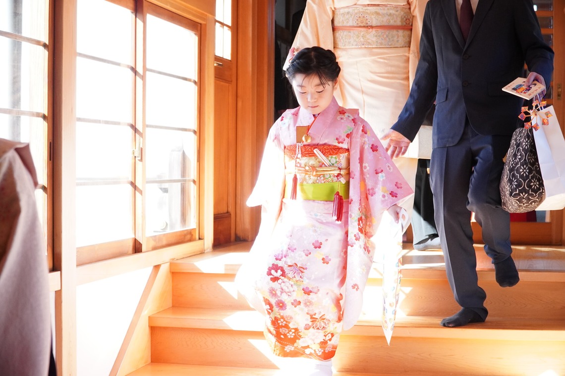 出張撮影のメモリーズが出張撮影した家族写真(キッズ,ベビーフォト)などが写った「241117-Ｉ様-七五三」の家族写真